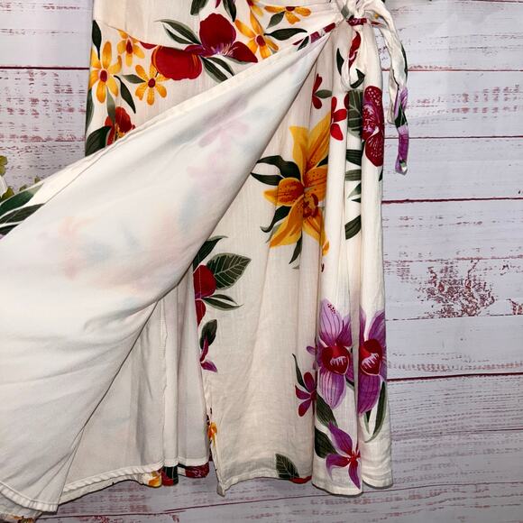 New Old Navy White & Floral Wrap Dress Size Medium - Picture 4 of 9